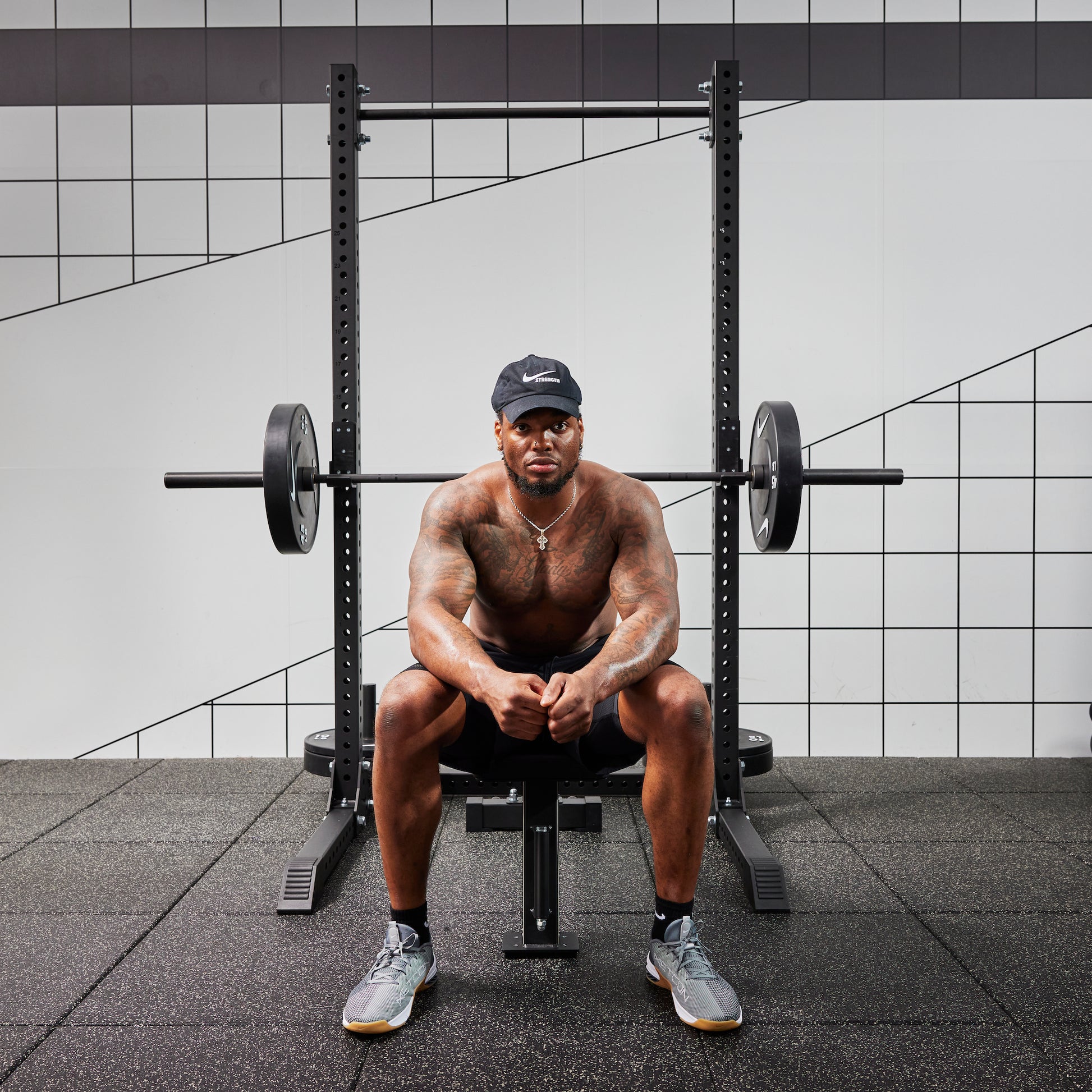 Nike Squat Rack / Black Bumper Plates / 20 kg Nike Strength Shield - Black ("Just Do It")