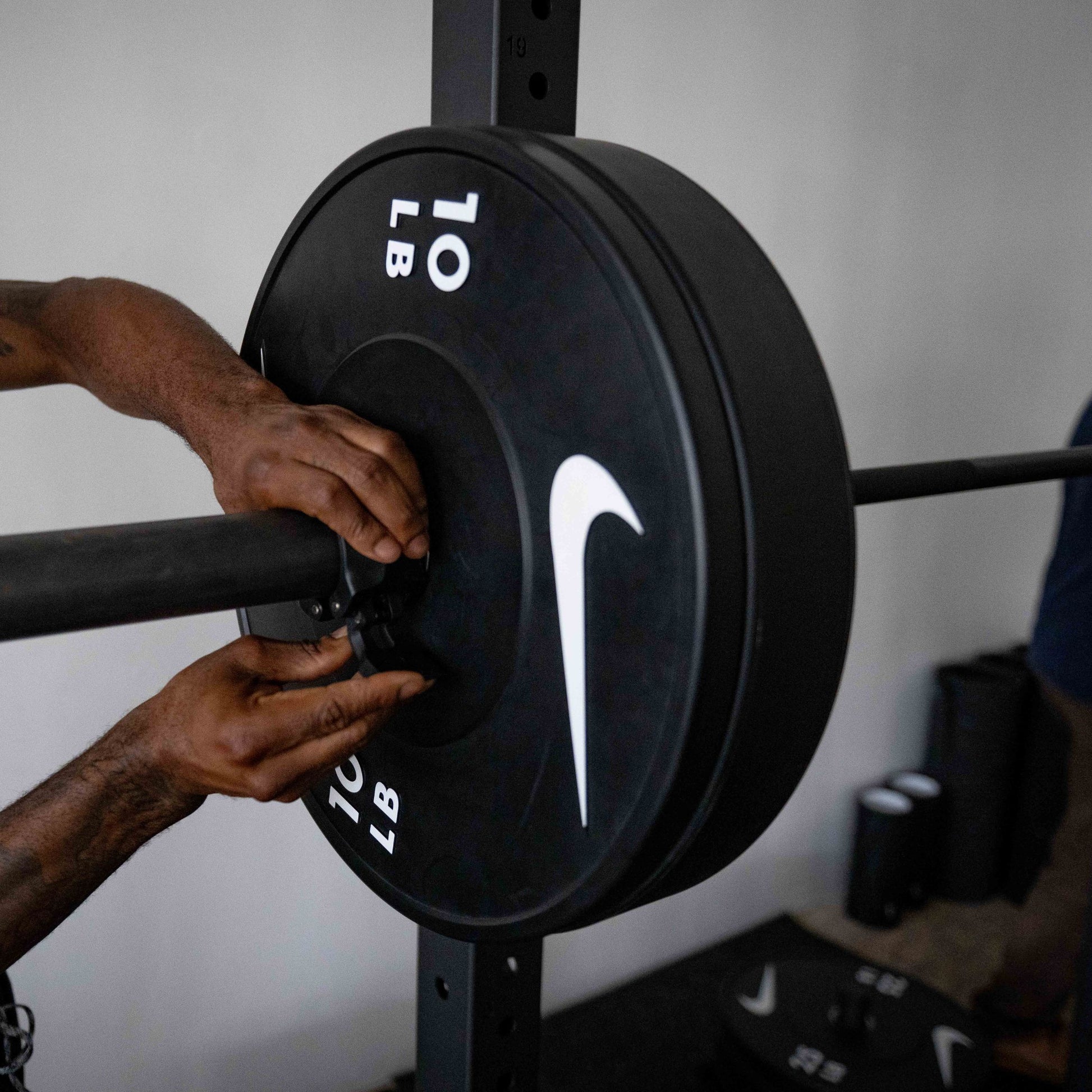 Nike Chrome Swoosh / Chrome SWOOSH Black / Nike Black Bumper Plates