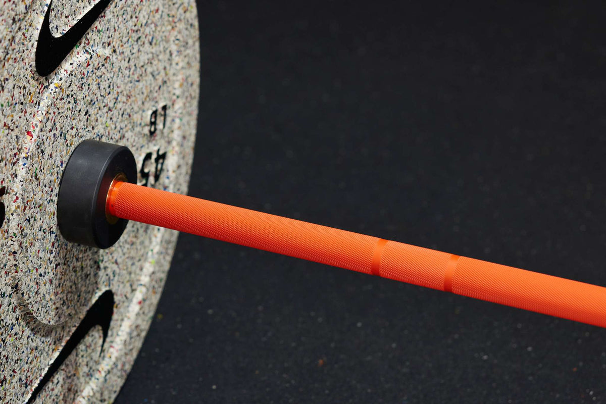 Closeup of the medium knurl on the Nike coated premium barbell 15kg