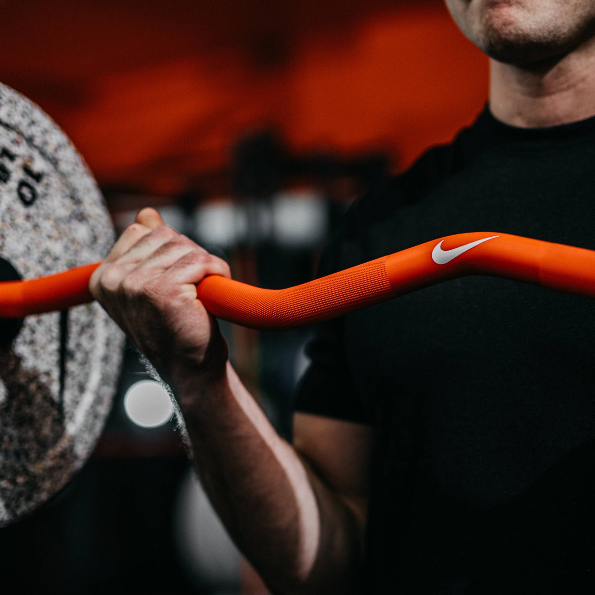 Nike Strength Shield Curl Bar - Orange SWOOSH / Black/Orange