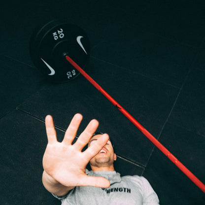Nike Squat Stand / Nike Grind Bumper Plates / 20 kg Nike Strength Shield - Red SWOOSH